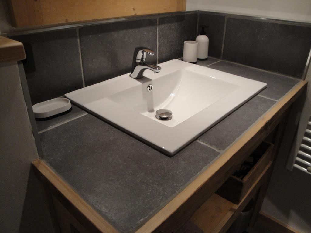 Appartement Des Cretets เมอแฌฟ ภายนอก รูปภาพ