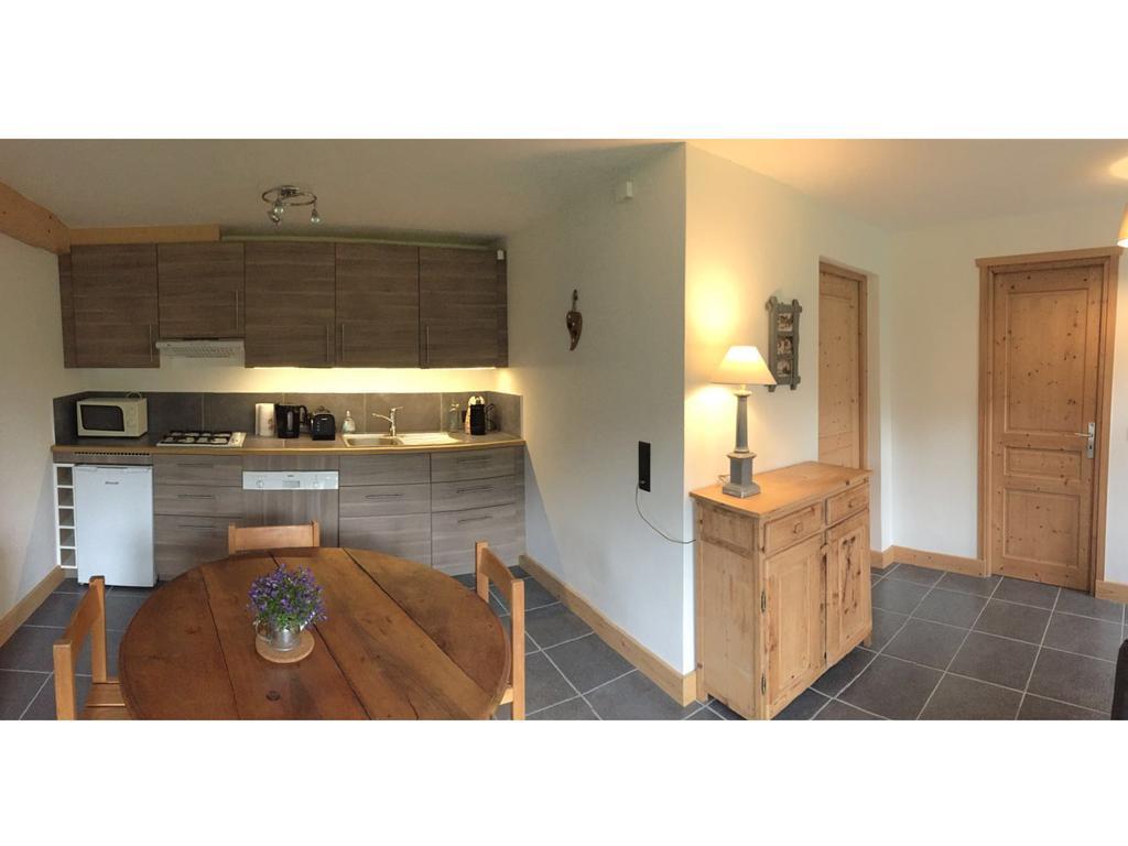 Appartement Des Cretets เมอแฌฟ ภายนอก รูปภาพ