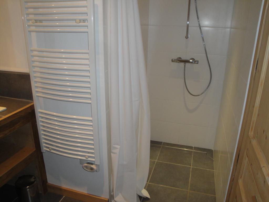 Appartement Des Cretets เมอแฌฟ ภายนอก รูปภาพ