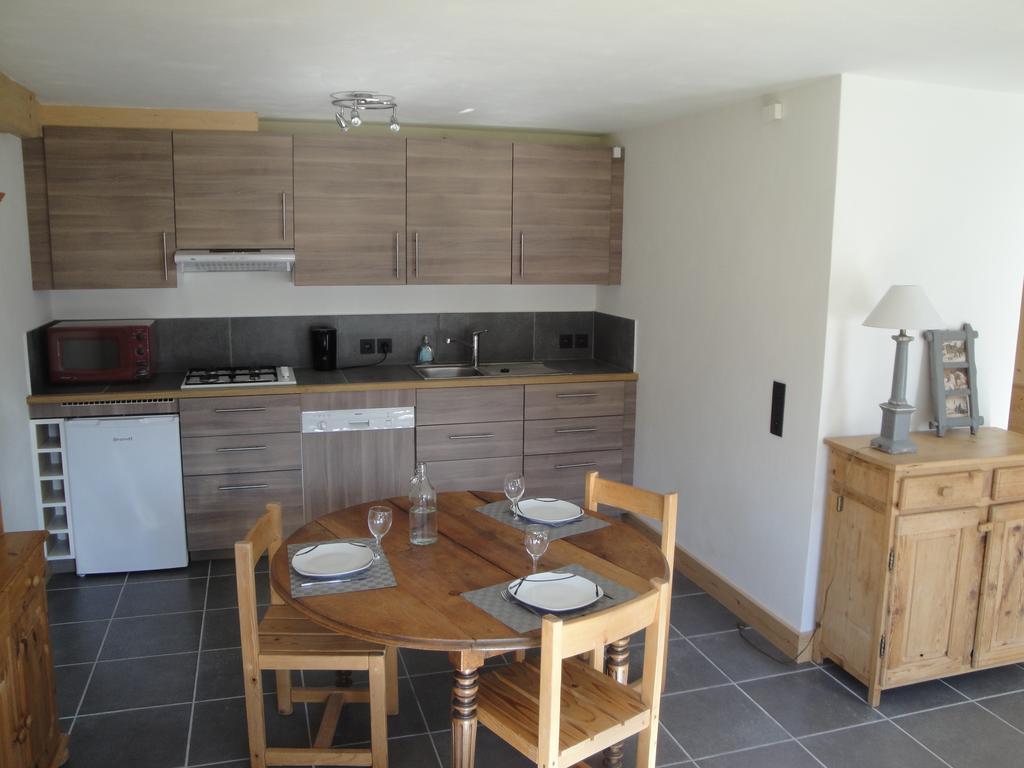 Appartement Des Cretets เมอแฌฟ ภายนอก รูปภาพ
